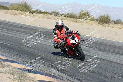 media/Dec-04-2025-Racers Edge (Thu) [[5ebc9f124d]]/3-B Group/7-Session 4 (Turn 10 Inside)/